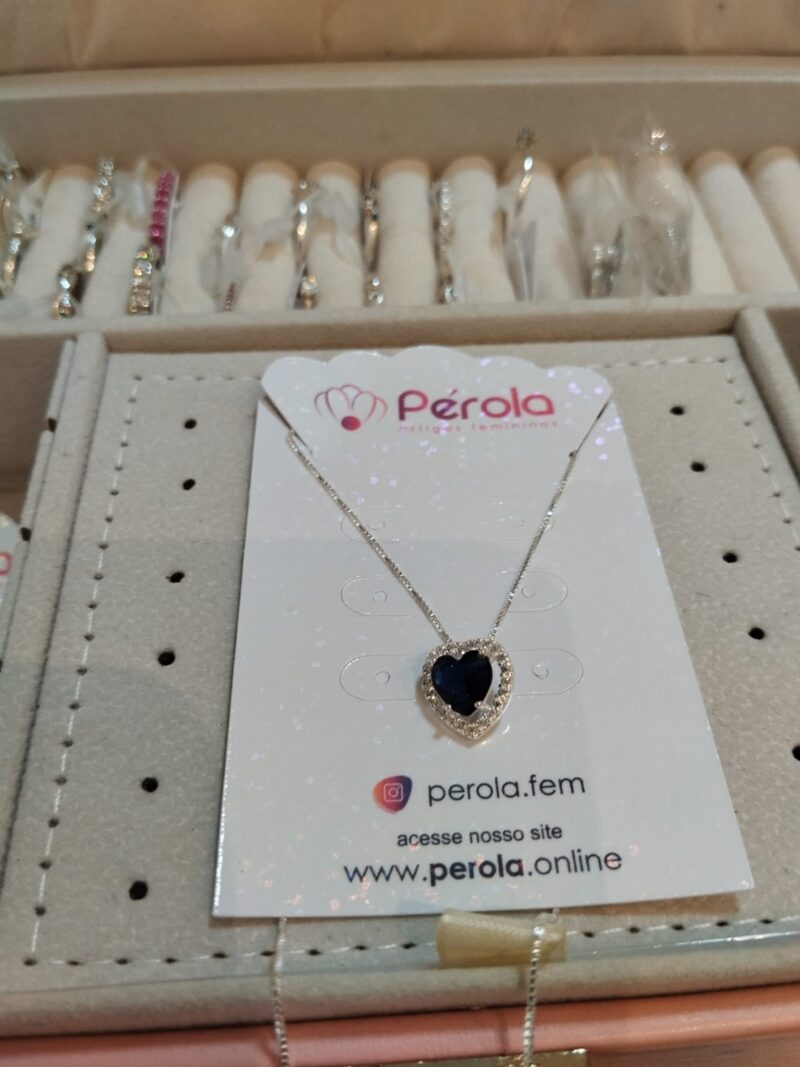 Colar com pingente coração cravejado com micro zircônias